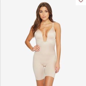 BRAND NEW WITH TAGS SPANX PLUNGE LOW BACK BODYSUIT